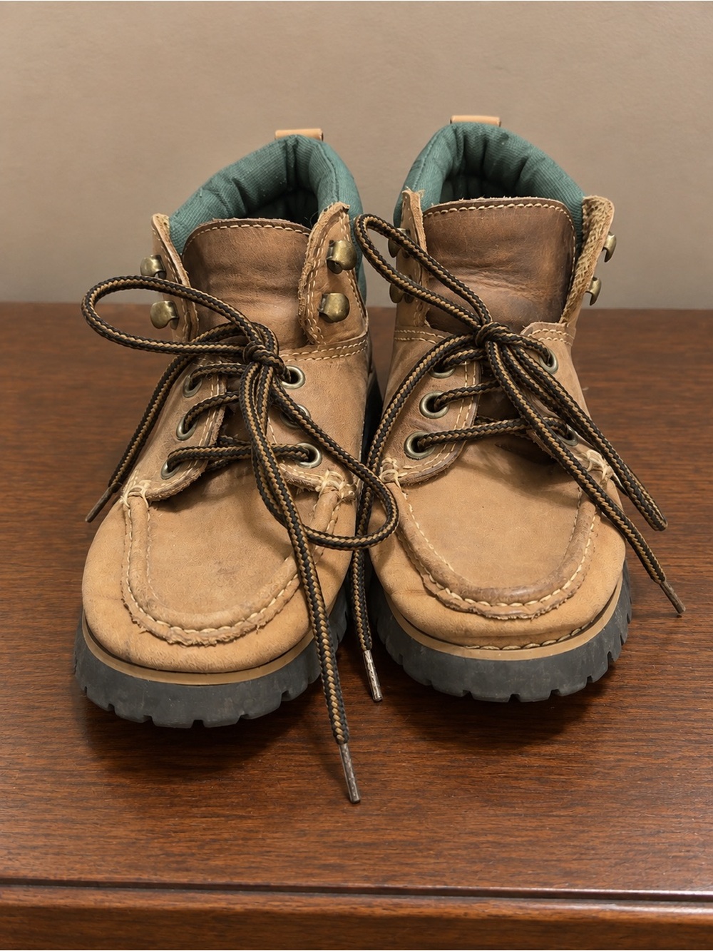 Vintage Y2K Candie’s Leather Hiking Boots Tan Brown Moc Toe Lug Sole Size 6.5